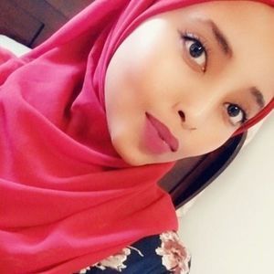 Meet your Posher, Naima